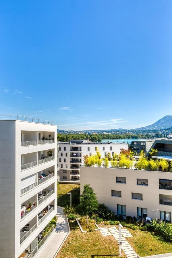 le panorama du lac Annecy Extérieur photo